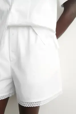 SHORT EN COTON BORDÉ DE DENTELLE - BLANC — photo 2