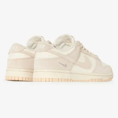DUNK LOW SUEDE MINI SWOOSH — photo 4