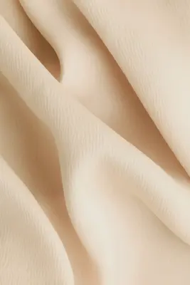 Robe à bretelles fines en crêpe - Beige clair/noir — photo 4