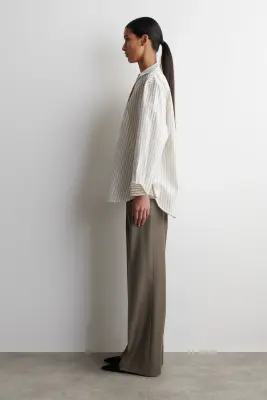 CHEMISE EN POPELINE DE COTON À COL OUVERT - BEIGE / RAYÉ — photo 2