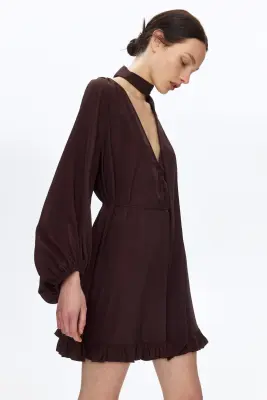 Robe avec écharpe - Marron foncé — photo 3