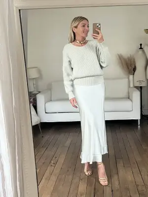 Jupe midi en soie vert d'eau Prix boutique 370€ Taille XS — photo 2