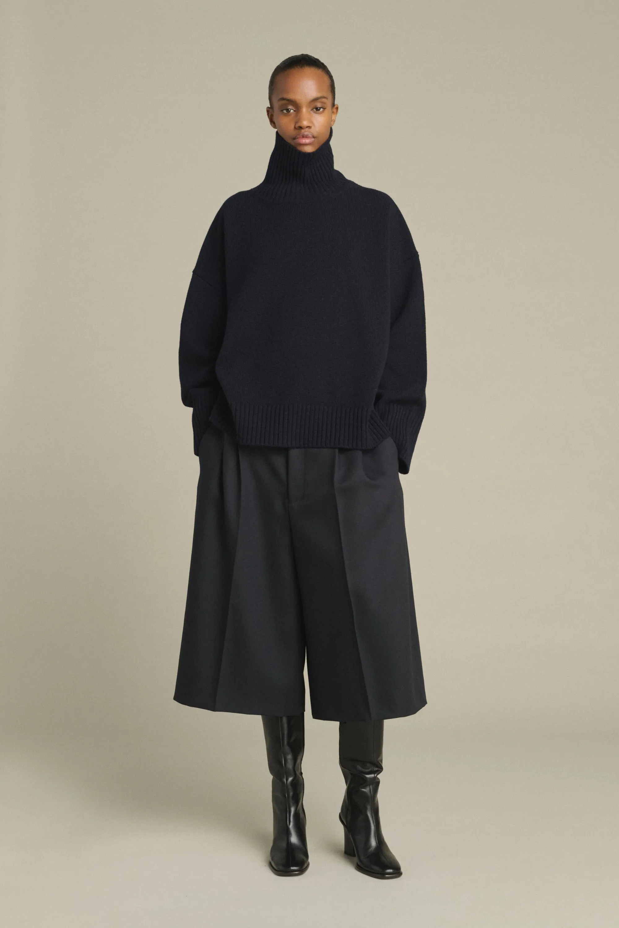 PULL WILLIAM NAVY