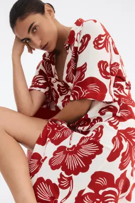 Robe chemise avec ceinture à nouer - Blanc/rouge/fleuri — photo 1