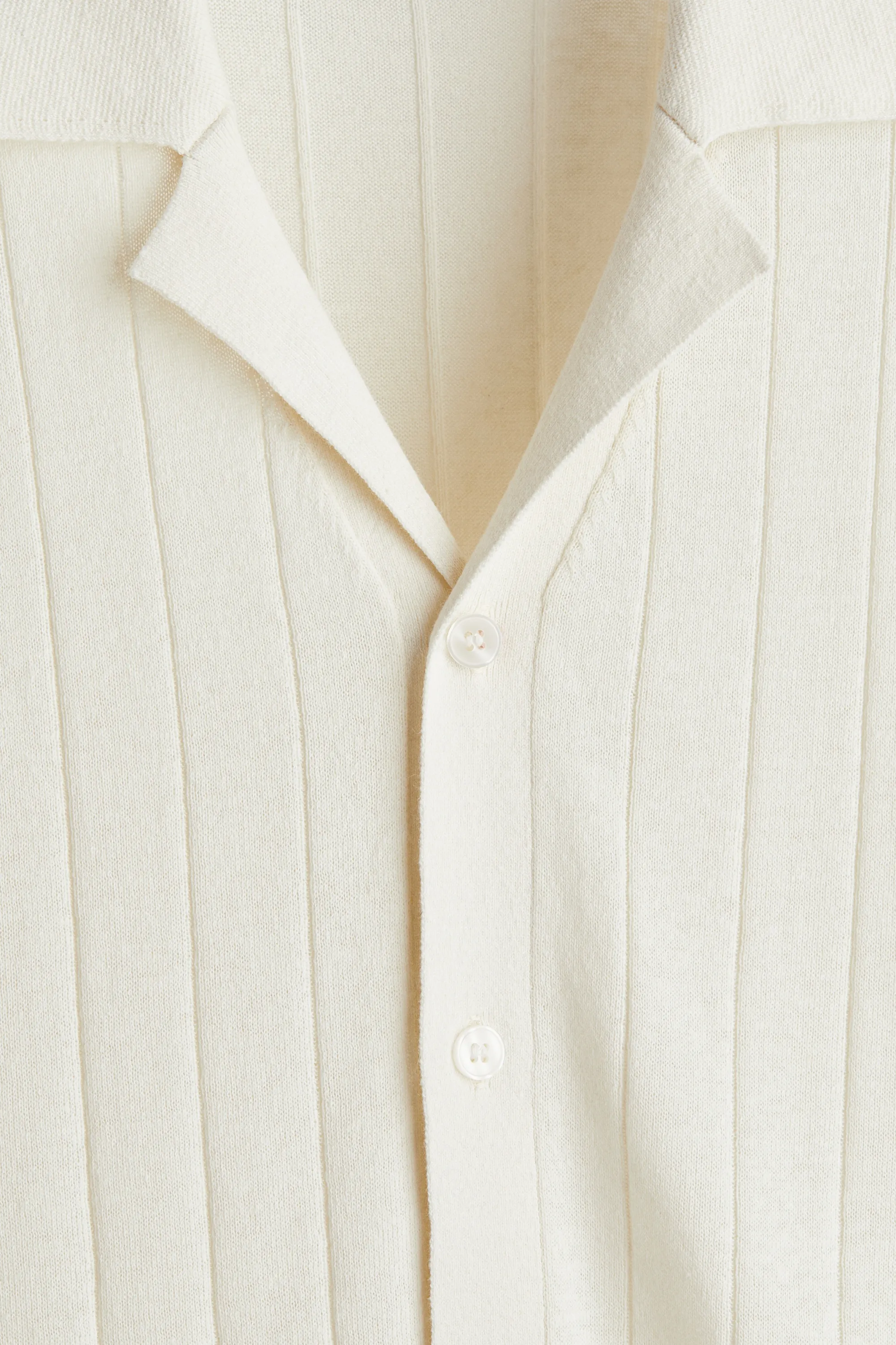 Chemise Regular Fit en lin mélangé avec col cubain - Crème