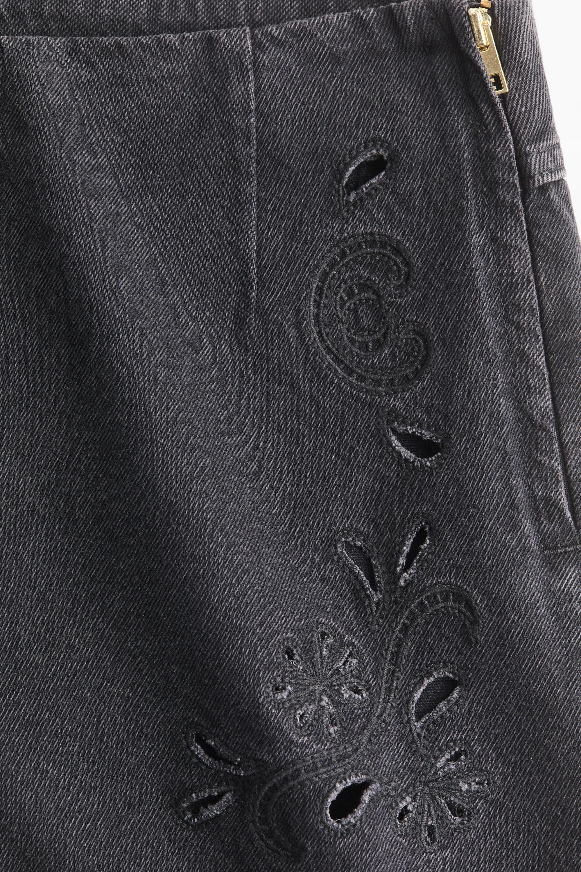 Short en denim avec broderie anglaise - Noir délavé
