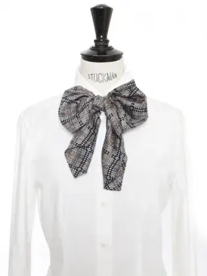 Foulard en soie imprimé bleu marron crème Prix boutique 370€ — photo 1