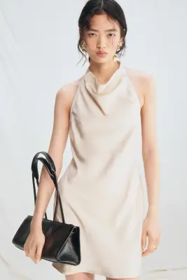 Robe dos nu en satin - Beige clair — photo 2