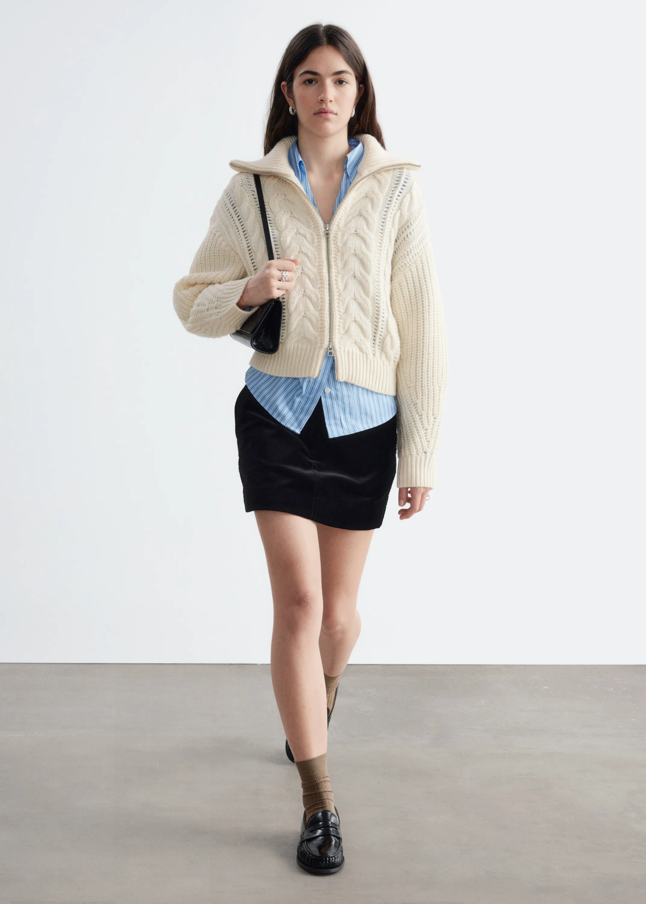 Cardigan en laine à mailles torsadées - Écru