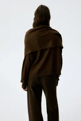 MAMA Pull d'allaitement avec détail façon écharpe - Marron foncé — photo 1