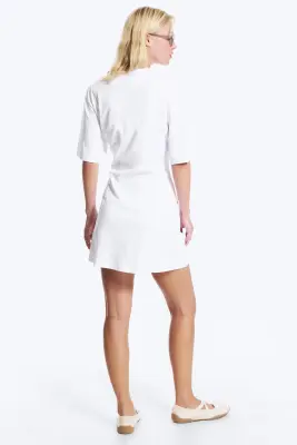 Mini-robe T-shirt cintrée et évasée - Blanc — photo 3