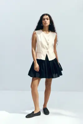 Gilet sans manches en twill avec boutons martelés - Crème — photo 2