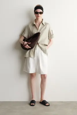 CHEMISE EN LIN À MANCHES RETROUSSÉES - SABLE — photo 2