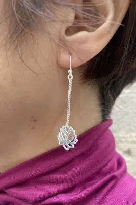 Boucles d’oreilles pendantes en argent 925 lotus — photo 2