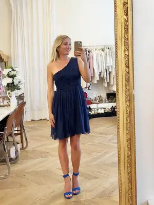 Robe drapée asymétrique en mousseline de soie plissée bleu marine NEUVE Px boutique 450€ Taille 36 — photo 3