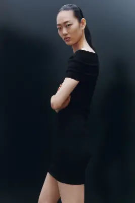 Robe épaules nues en maille fine - Noir — photo 3
