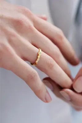 BAGUE REINE PASTILLE - Or jaune 18 carats — photo 2
