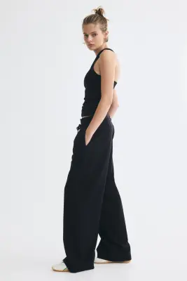 Pantalon à pinces avec ceinture à nouer - Noir — photo 4