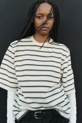 T-shirt oversize en maille fine - Crème/rayé — photo 2