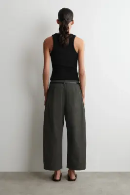 PANTALON BARREL À PLIS EN COTON - VERT FONCÉ — photo 3