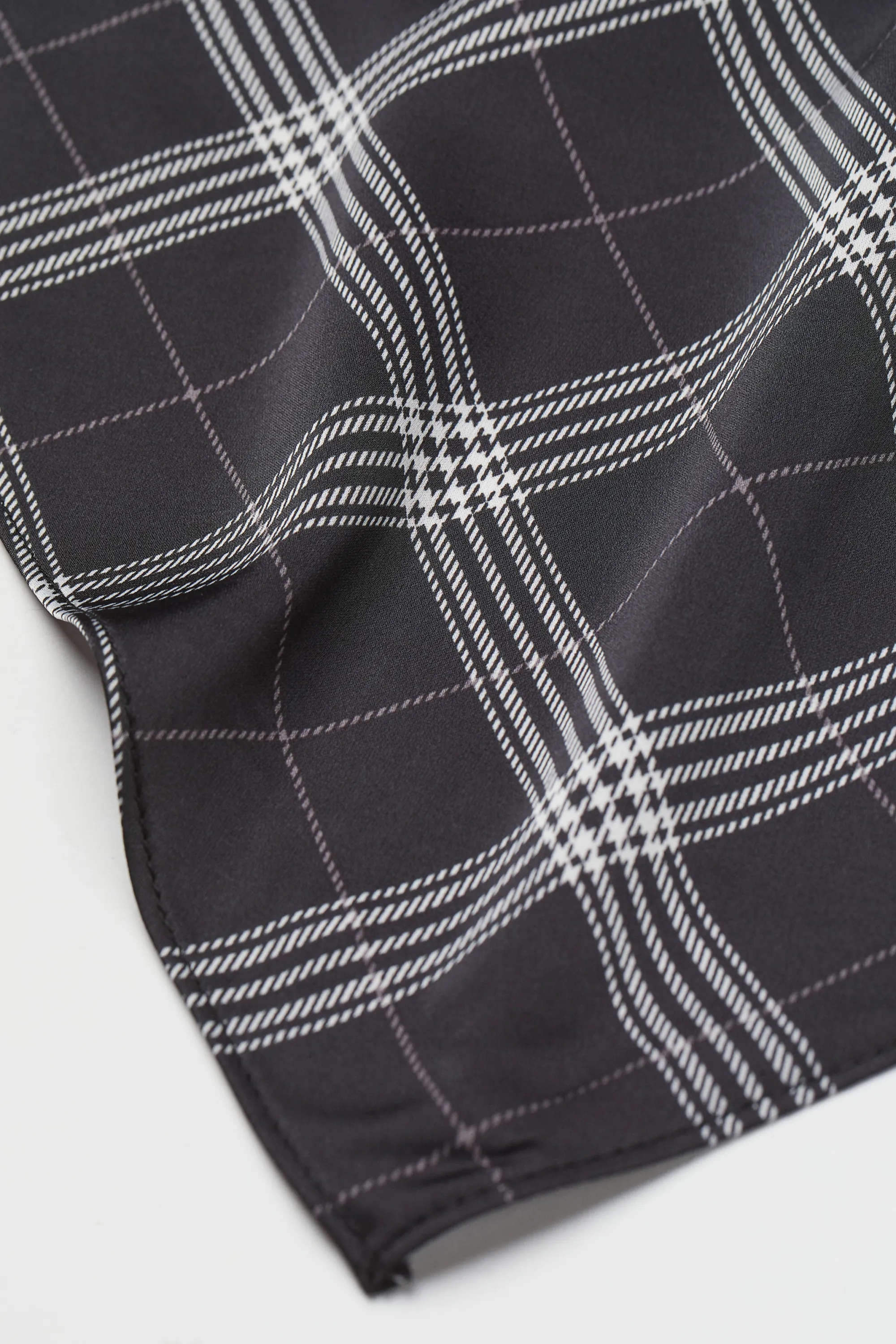 Top en satin - Noir/carreaux