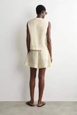 SHORT EN LIN À FINITION BRODÉE - JAUNE BEURRE — photo 3