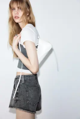 Short frangé en denim - Gris denim — photo 3