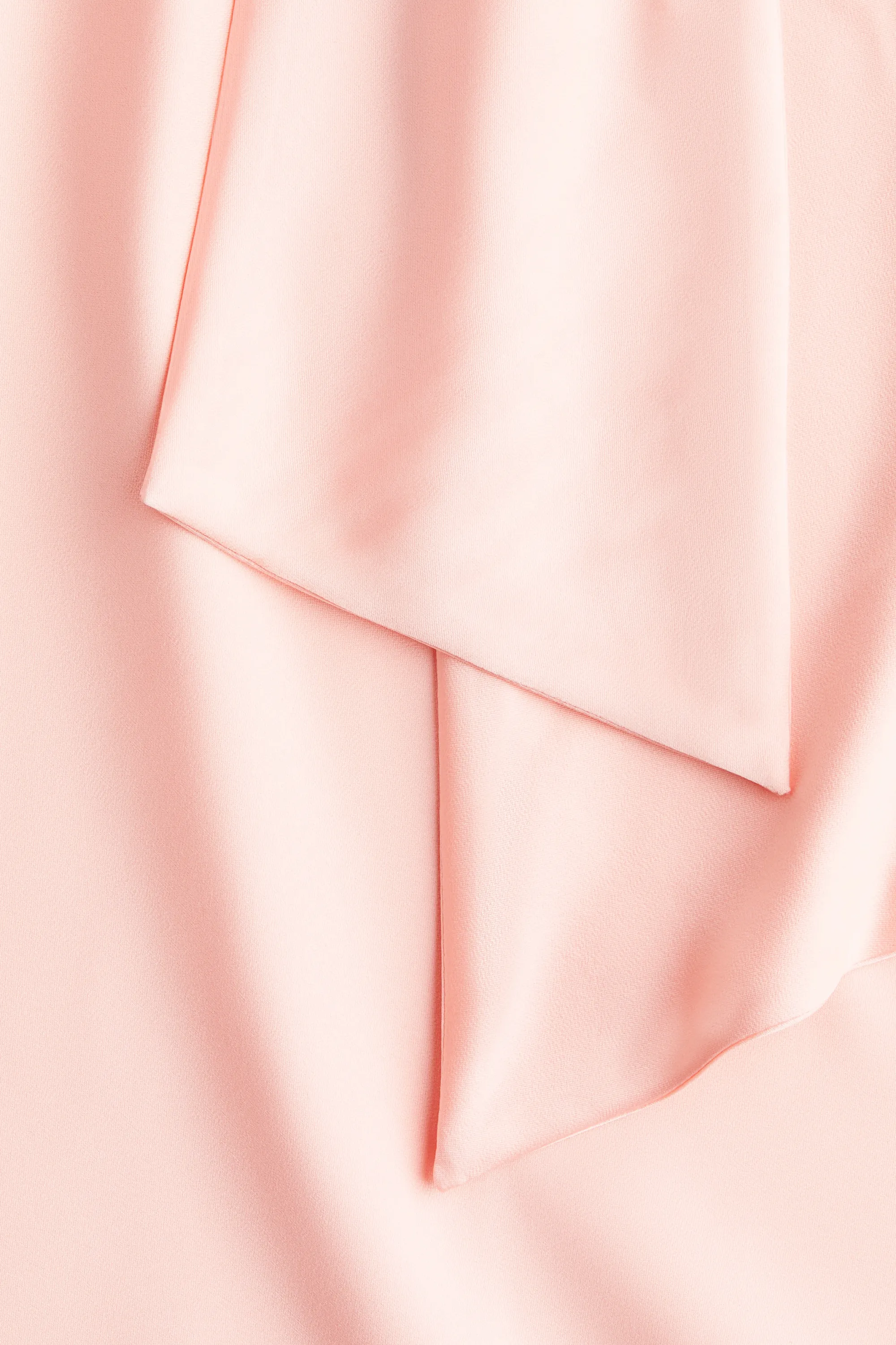 Robe en satin avec détail à nouer dans le dos - Rose clair