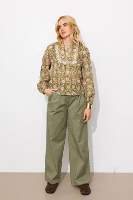 Blouse fleurie à plastron — photo 3
