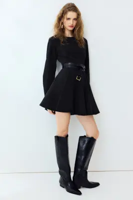 Robe en denim avec jupe évasée - Noir denim — photo 2
