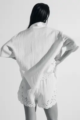 Short avec broderie anglaise - Crème — photo 3