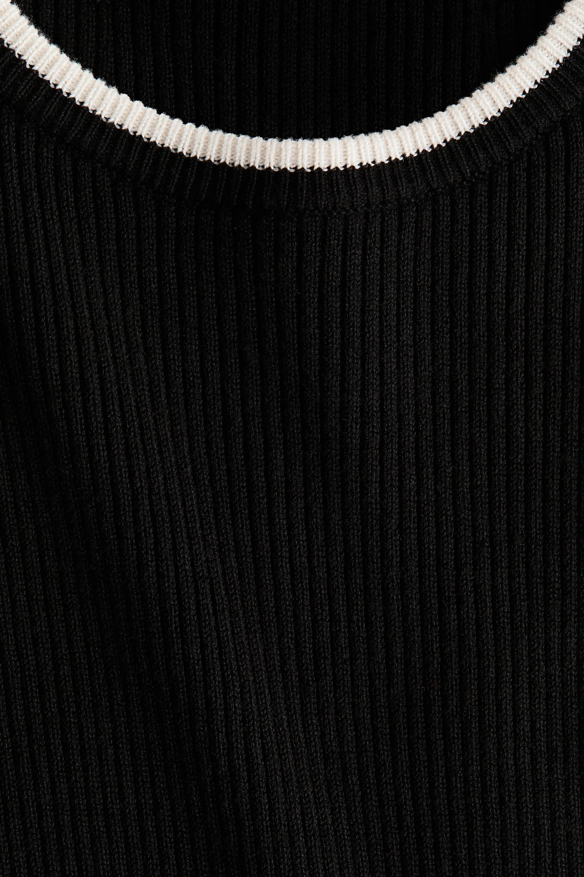 Pull en maille côtelée - Noir