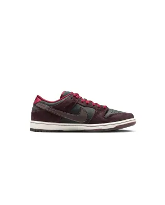x Riot Skateshop Dunk Low — photo 1