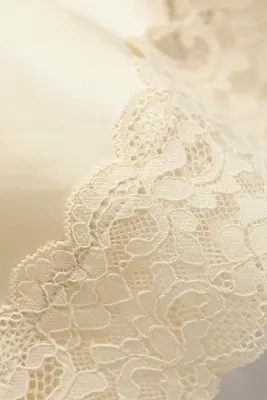 Jupe midi satin et dentelle - Beige cendré clair — photo 4