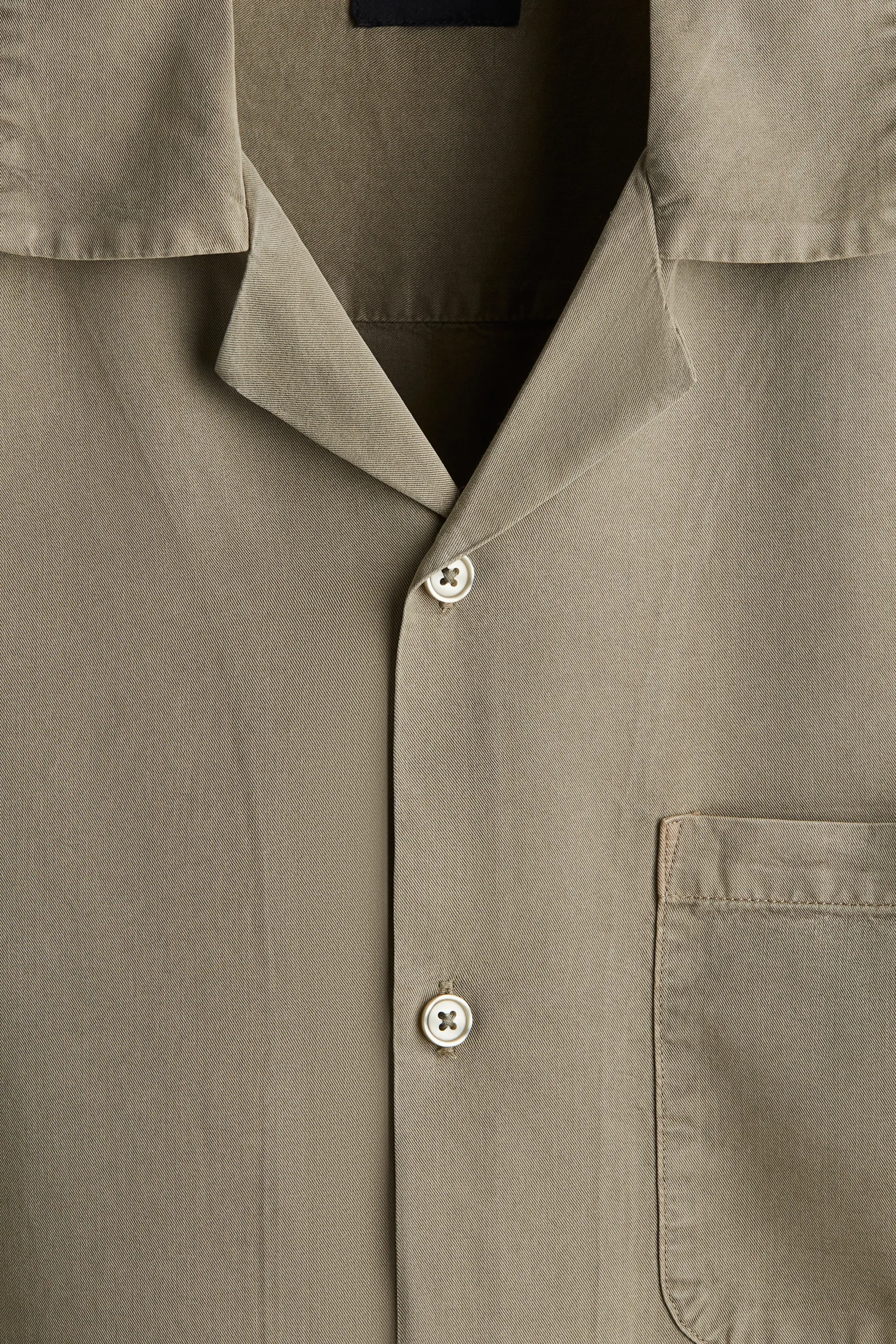 Chemise Regular Fit en lyocell avec col cubain - Vert kaki