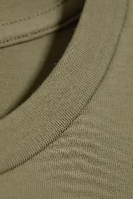 T-SHIRT AJUSTÉ DRAPÉ - Vert kaki cendré — photo 3