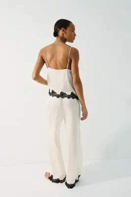 Pyjama en satin avec dentelle - Crème/noir — photo 2