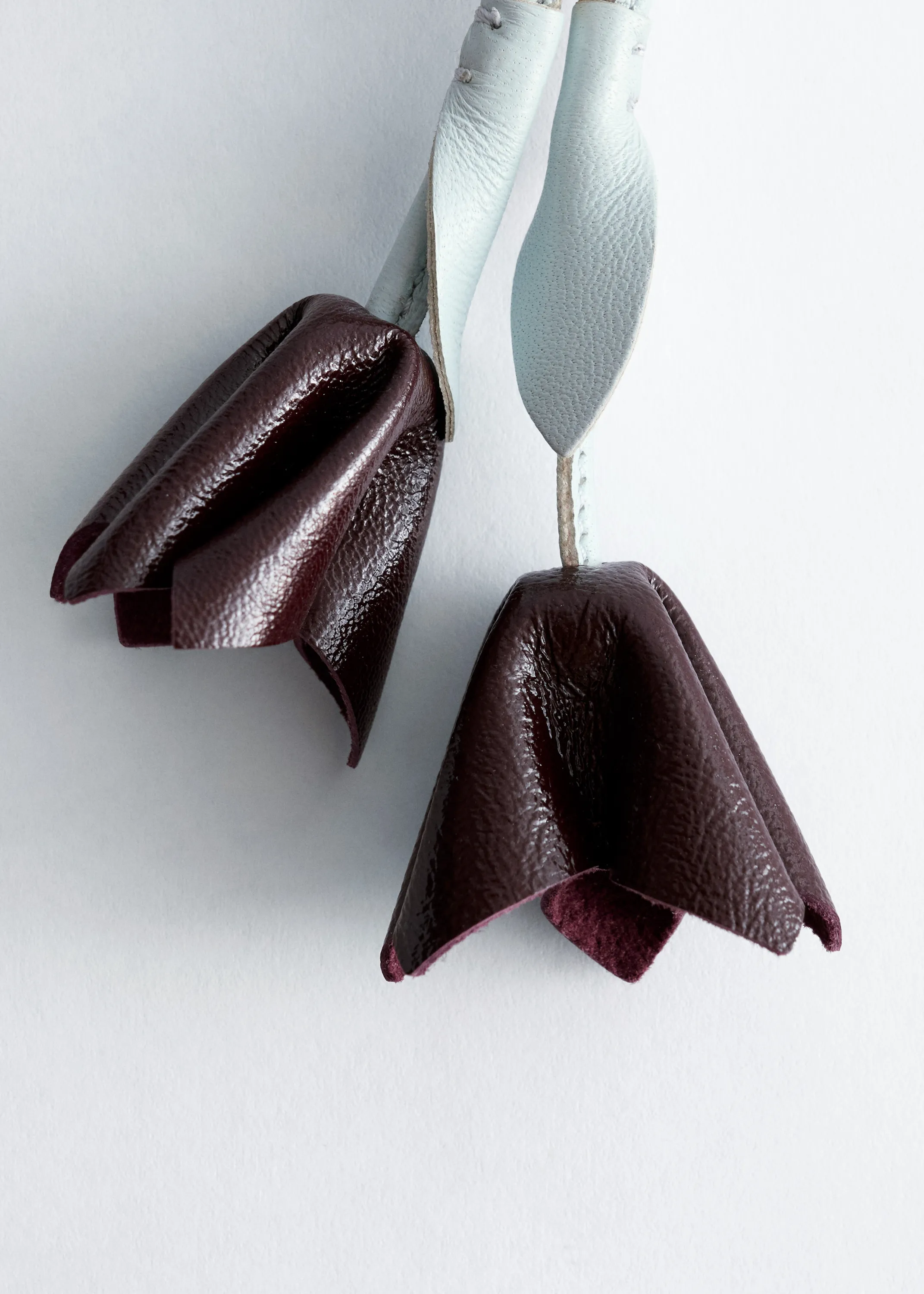 Breloque de sac tulipe - Bleu clair/Bordeaux