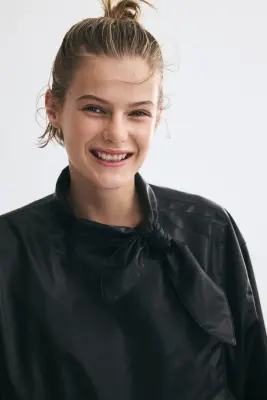 Veste en tissu enduit avec col à nouer - Noir — photo 1