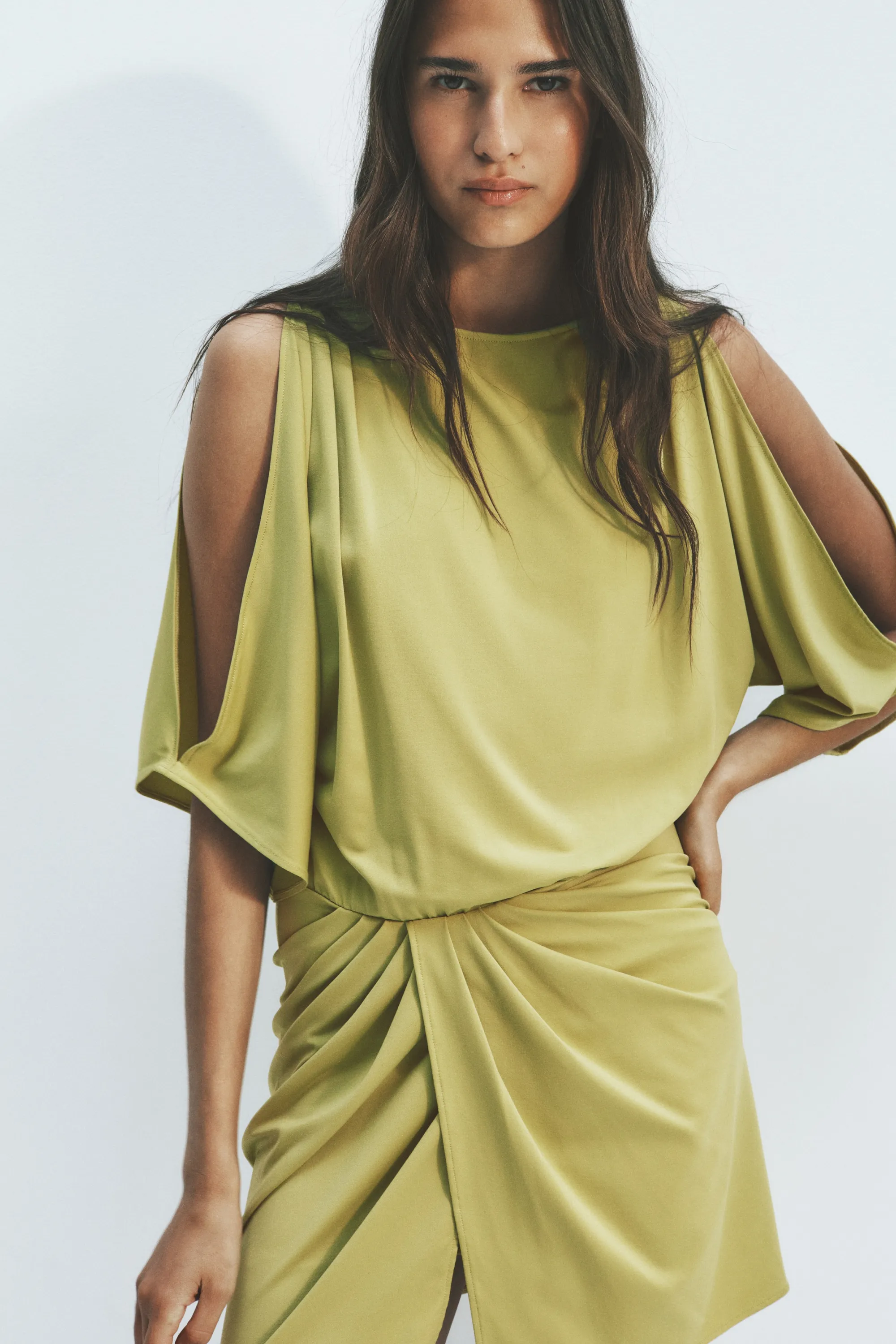 Robe épaules dénudées à effet drapé - Vert olive