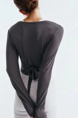 Crop top de yoga à nouer SoftMove™ - Gris ardoise — photo 4