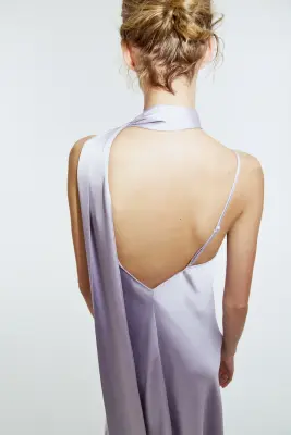 Robe à bretelles fines en satin avec écharpe - Violet clair — photo 3