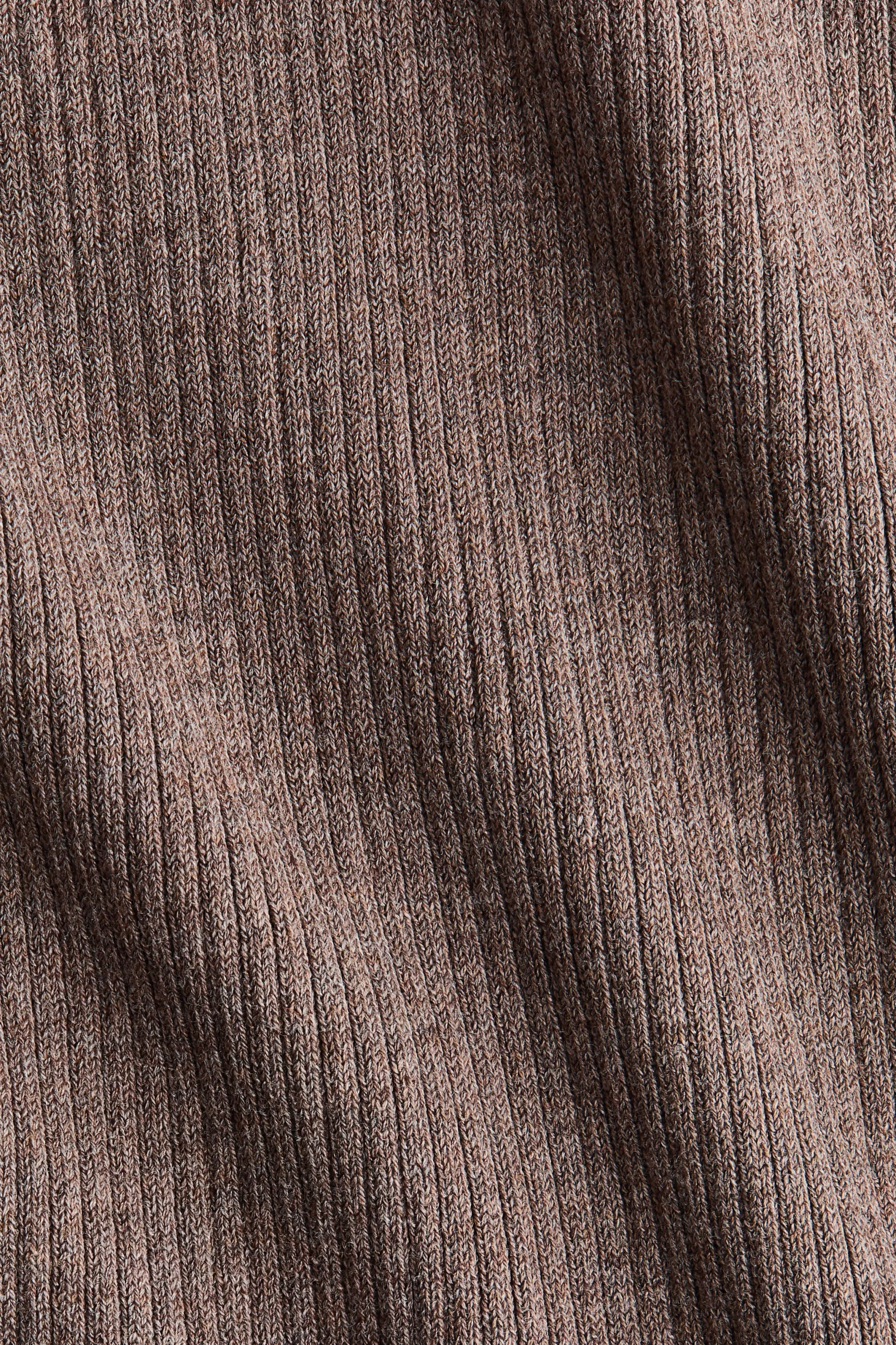 MAMA Robe en maille côtelée avec col cheminée - Taupe