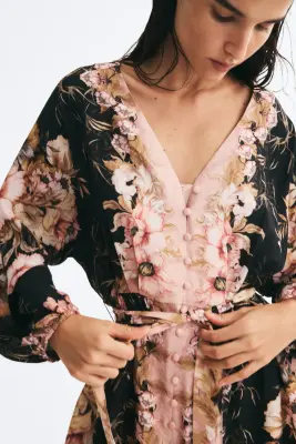 Robe tunique avec ceinture à nouer - Noir/fleuri — photo 1