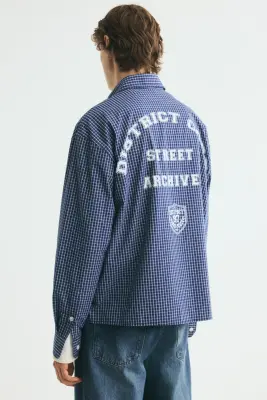 Chemise imprimée Relaxed Fit en popeline de coton - Bleu foncé/Street Archives — photo 3