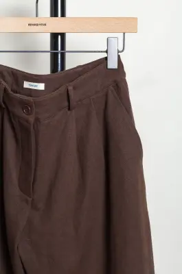 CAWLEY – JAPANESE COTTON/LINEN GABARDINE ROBYN TROUSER – ESPRESSO — photo 4