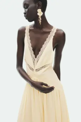 Robe en mousseline avec dentelle - Jaune — photo 2