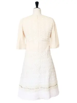 Robe en crêpe de soie nude, dentelle blanche, cristaux Swarovski Px boutique 3500€ Taille 36 — photo 3
