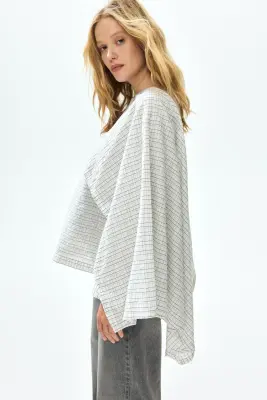 MAMA Blouse en seersucker avec cape - Blanc/carreaux — photo 4