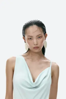 Robe asymétrique avec encolure bénitier - Turquoise clair — photo 1
